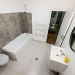 Ultracentral Spacious 4br 公寓 布加勒斯特