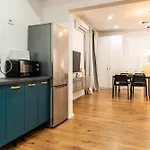 Ultracentral Spacious 4br 公寓 布加勒斯特