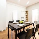 Ultracentral Spacious 4br 布加勒斯特