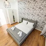 Ultracentral Spacious 4br 公寓 *