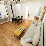 公寓 Ultracentral Spacious 4br 布加勒斯特