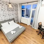 Ultracentral Spacious 4br * 布加勒斯特
