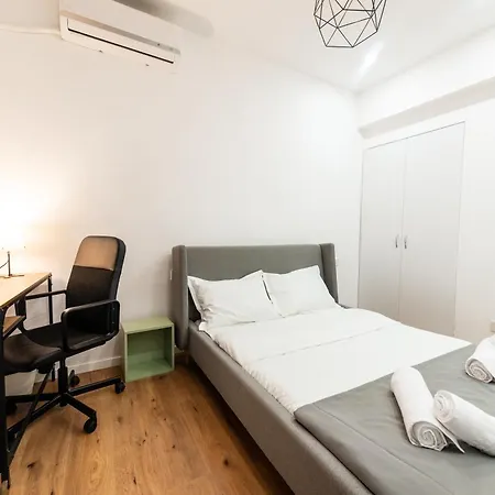 Daire Ultracentral Spacious 4br Bükreş