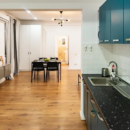 Ultracentral Spacious 4br Daire