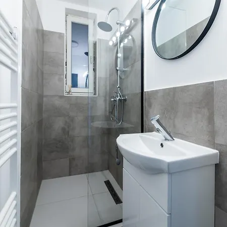 Апартаменты Ultracentral Spacious 4br Бухарест