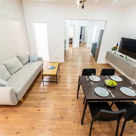 Ultracentral Spacious 4br Апартаменты