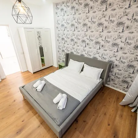 Ultracentral Spacious 4br Апартаменты *