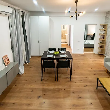 Ultracentral Spacious 4br