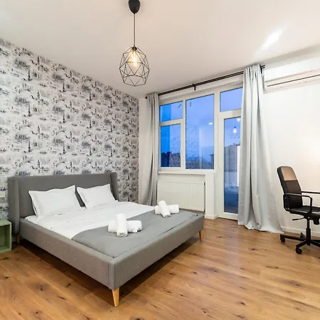 Daire Ultracentral Spacious 4br Bükreş