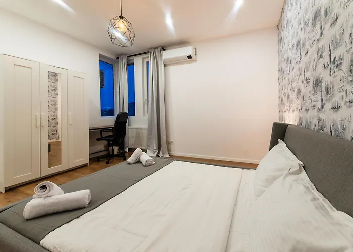 Ultracentral Spacious 4br Bukarest