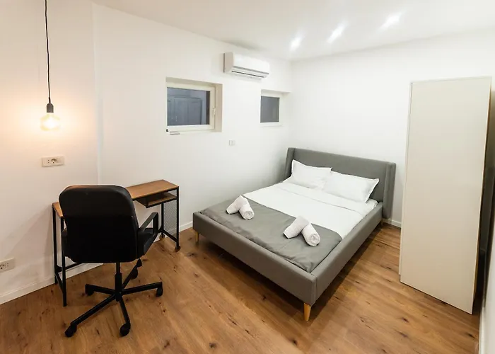 Ultracentral Spacious 4br Appartement