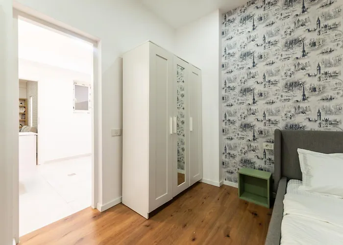 Ultracentral Spacious 4br *