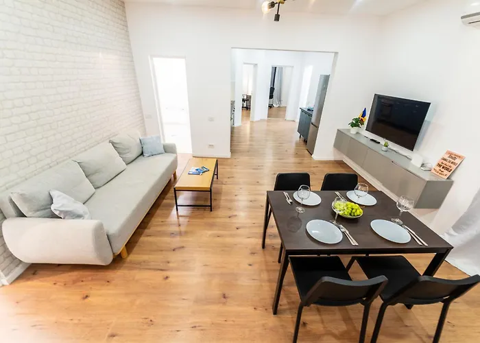 Ultracentral Spacious 4br Appartement