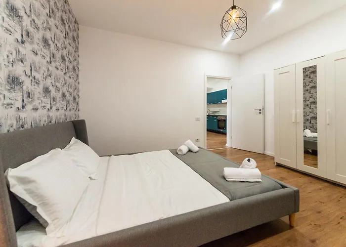 Ultracentral Spacious 4br *