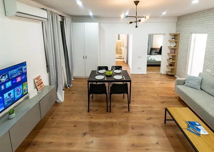 Ultracentral Spacious 4br