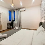 Ultracentral Spacious 4br Bucharest
