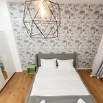 Ultracentral Spacious 4br *