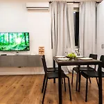 Ultracentral Spacious 4br Apartment *