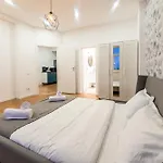 Ultracentral Spacious 4br * Bucharest
