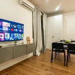 Ultracentral Spacious 4br