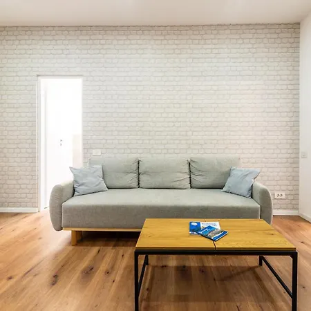 Ultracentral Spacious 4br *