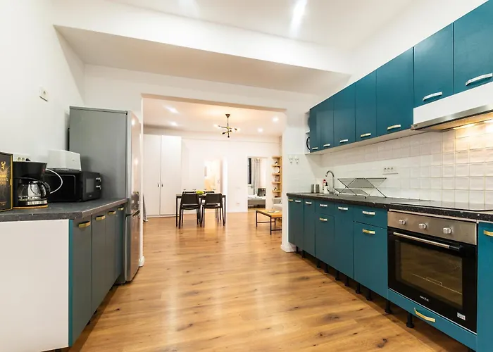 Ultracentral Spacious 4br * Bukarest