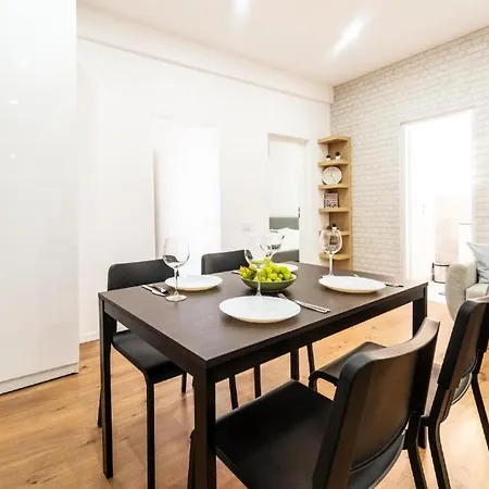Ultracentral Spacious 4br Lejlighed