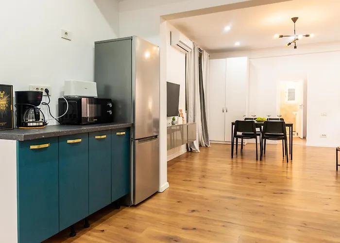 Ultracentral Spacious 4br شقة بوخارست