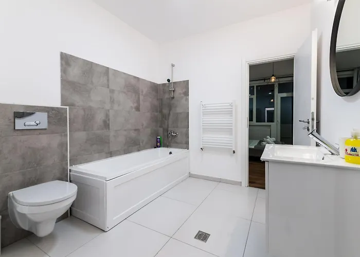 Ultracentral Spacious 4br * بوخارست